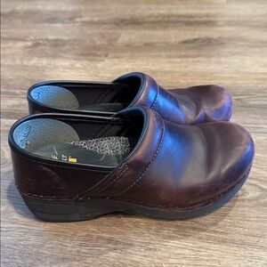 Dansko XP Maroon Leather Clog Size 37 US 6.5-7